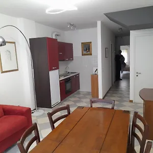 Casa Valerio Varenna