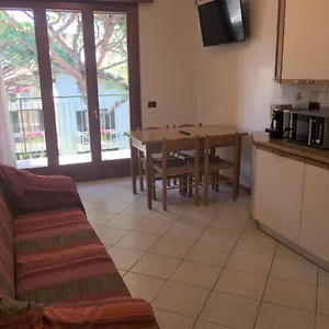 https://appartamento-dalmazia-10.hotelslidodijesolo.com